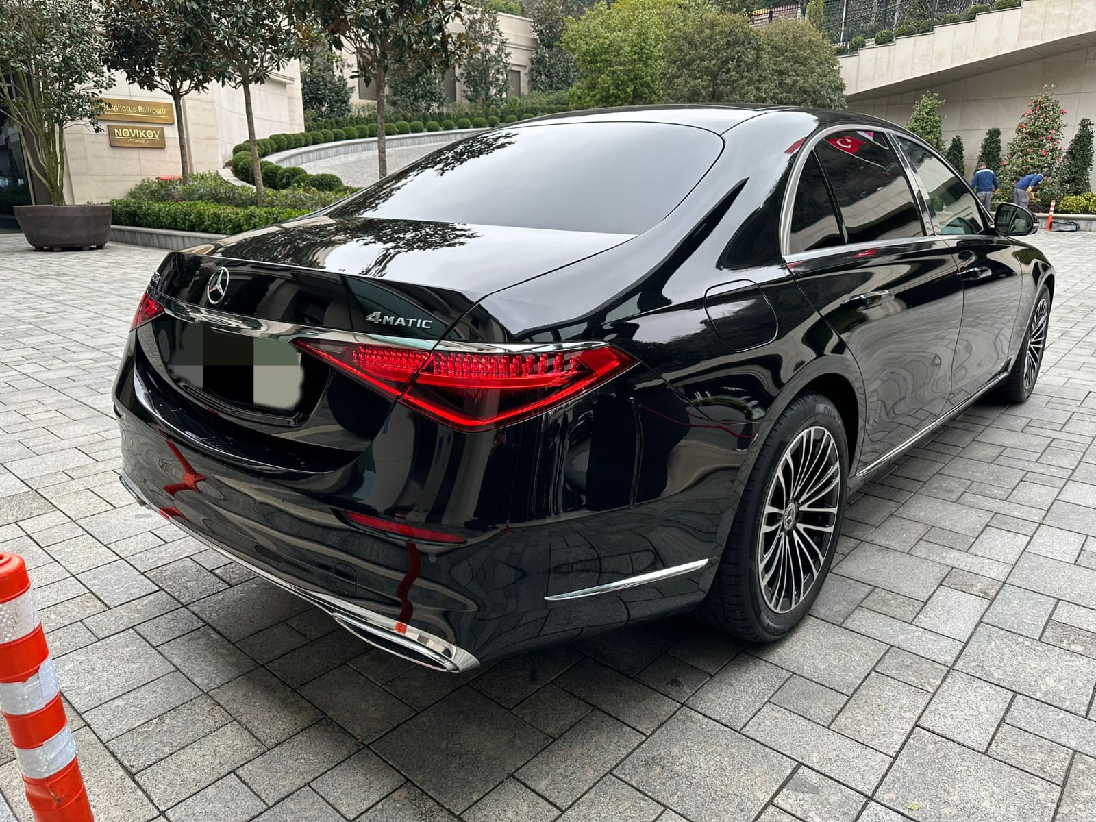 Mercedes-Benz S-Class - Fotoğraf 1